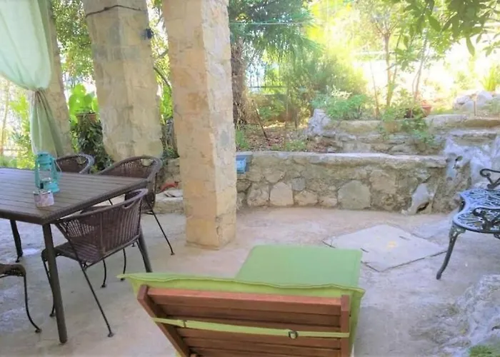 Nediljka Apartman Grebastica