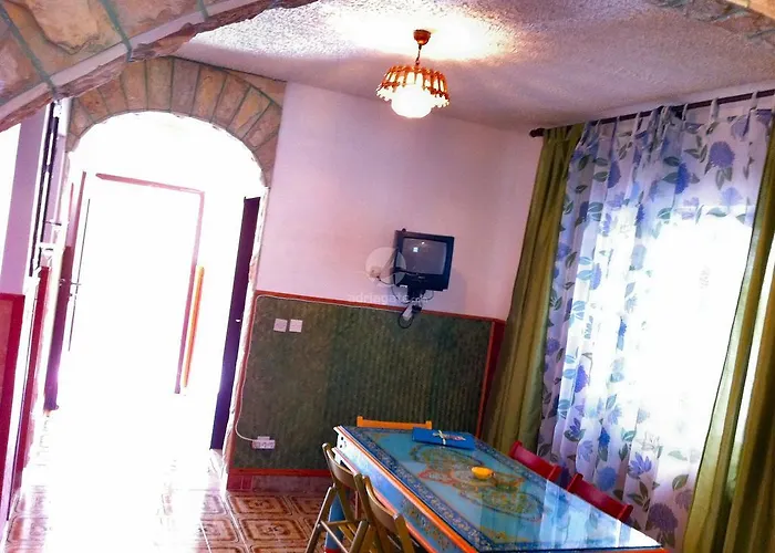 Nediljka Apartman Grebastica